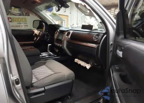 2018 Toyota Tundra Sr5 5.7L V8 z USA, uszkodzony, nr VIN 5TFDY5F11JX700366